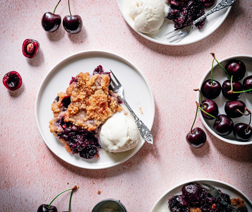 Kersen crumble