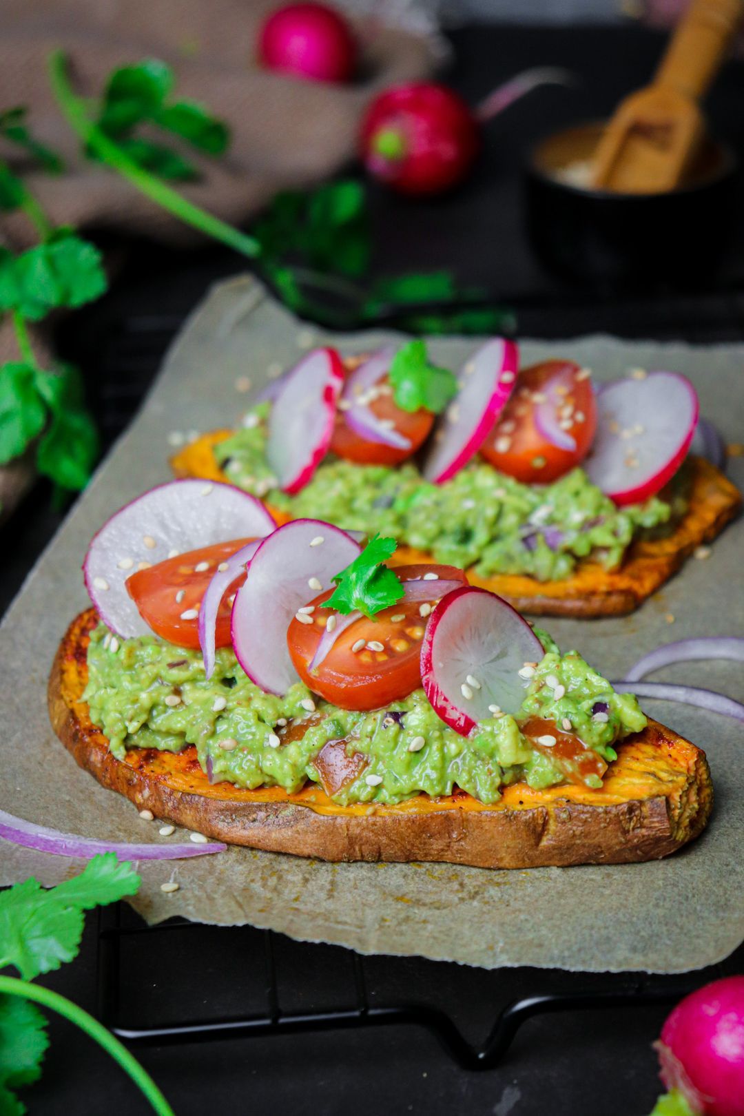 Avocado-zoete aardappeltoast