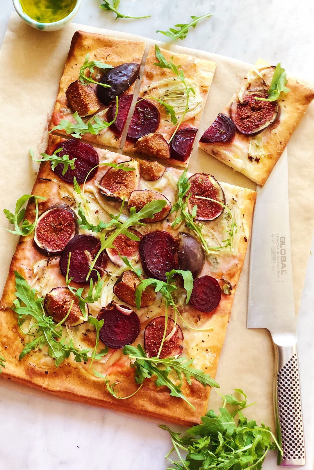 Tart met gorgonzola, vijgen, venkel en biet